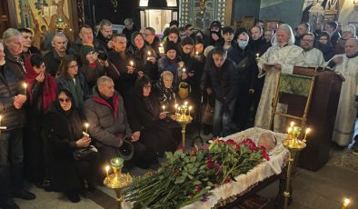 Rus muhalif Navalny’nin cenaze törenini yöneten rahibin işine son verildi