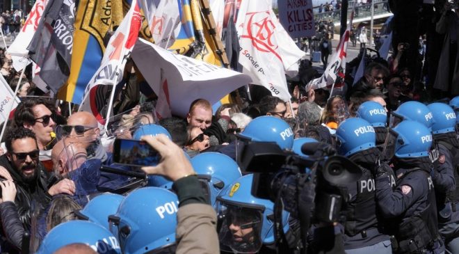 Video. Venedikliler, kente ‘giriş ücreti’ uygulamasını protesto etti